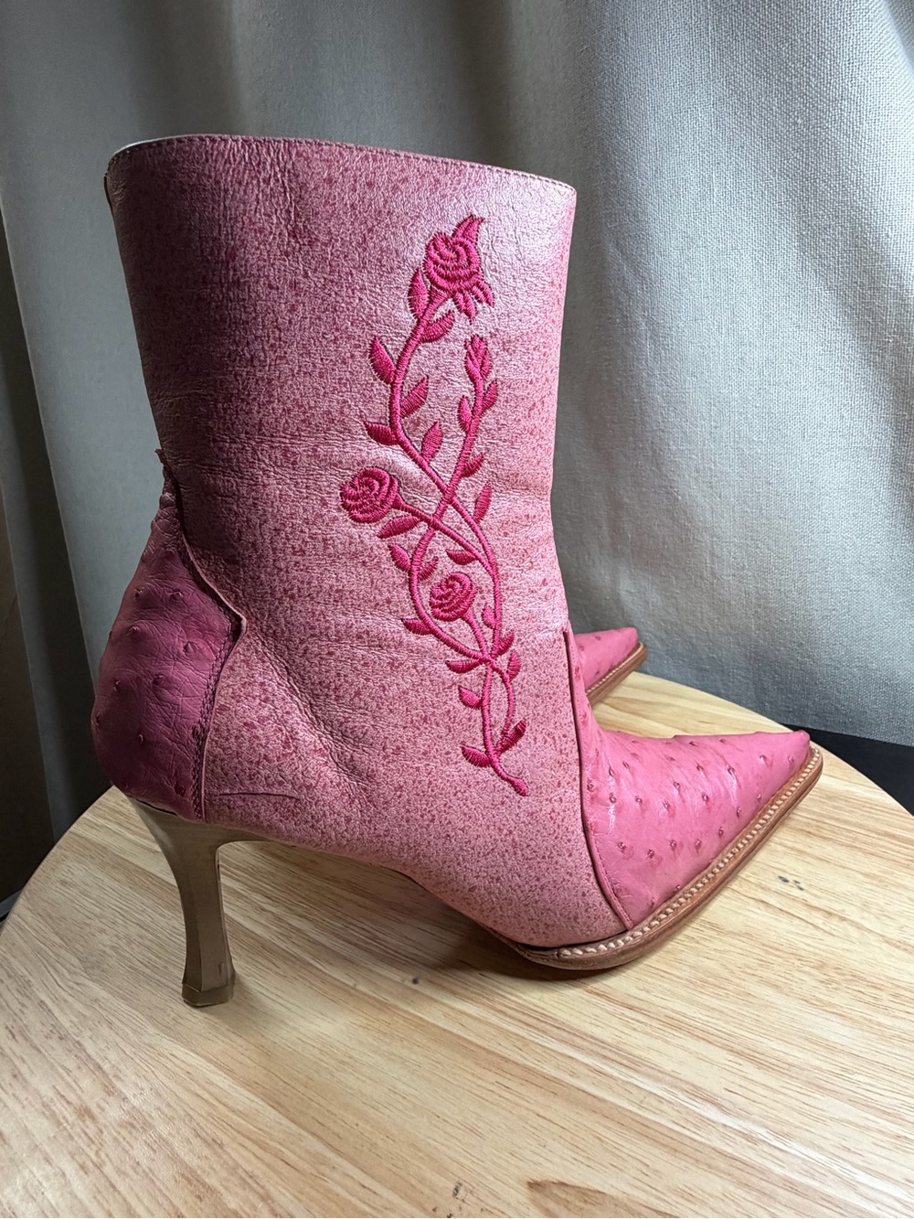 Lagarto women’s ostrich boots - Picture 5 of 8